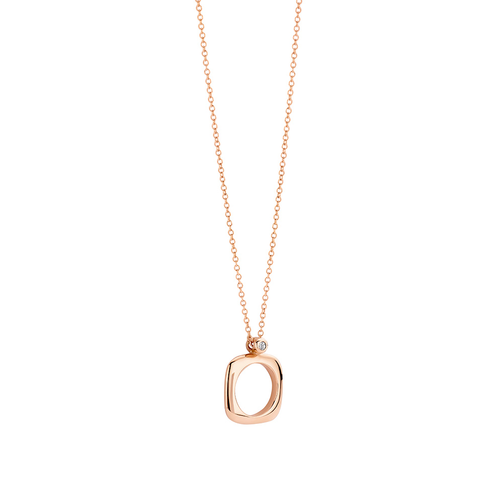 Our 18kt rose gold elements pendant, finished with a 0.02ct signature diamond, with a diameter of 13mm